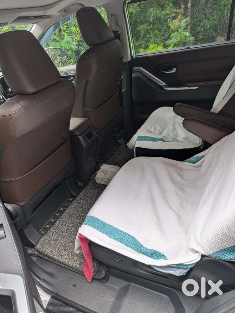 Toyota Innova Hycross 2024