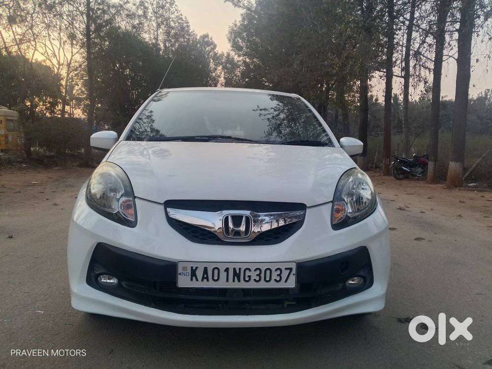 Honda Brio V Automatic, 2014, Petrol