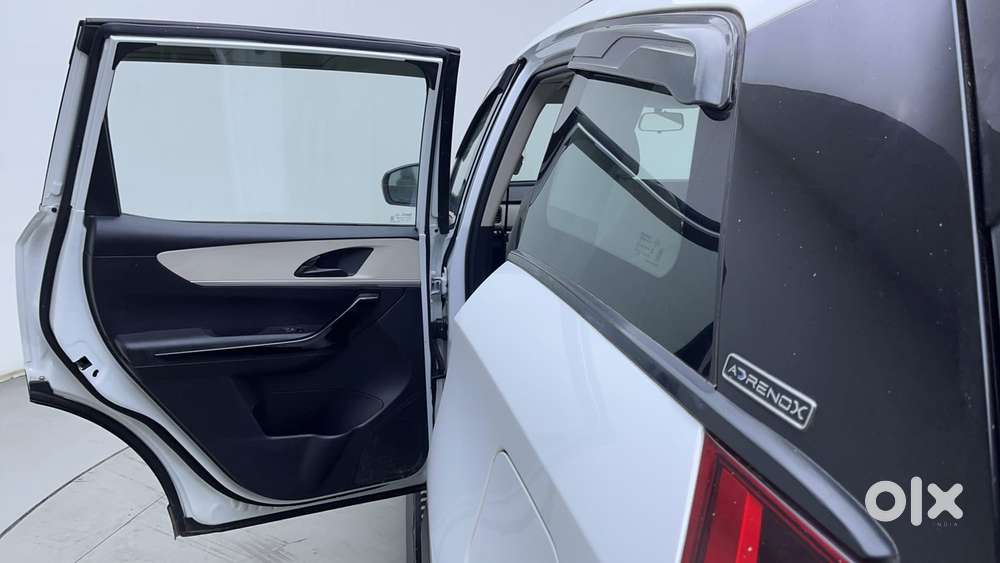Mahindra Xuv700 2.2 Ax 5 Diesel Mt Str, 2023, Diesel
