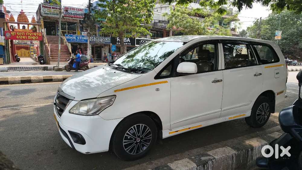 Toyota Innova 2015 Diesel 176000 Km Driven