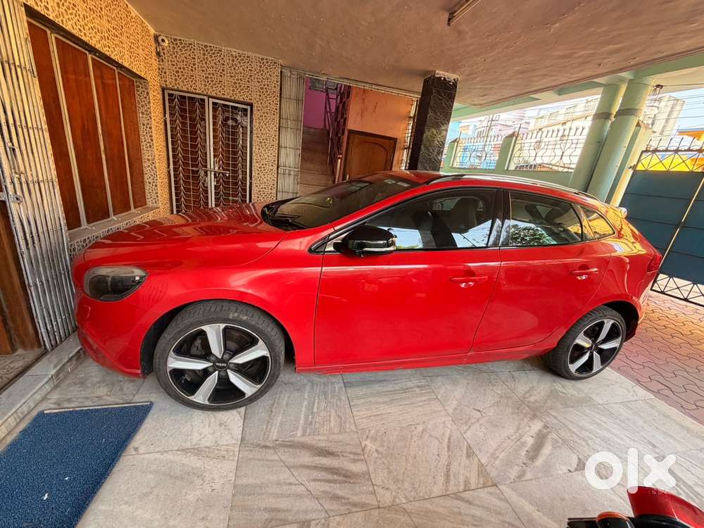 Volvo V40 Cross Country 2017 Petrol Well Maintained