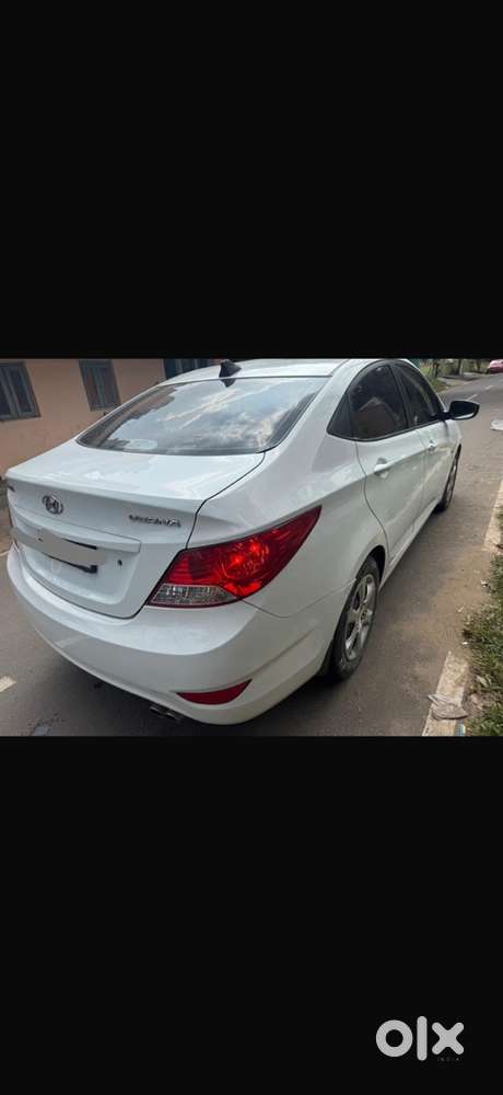 Hyundai Verna Manual 2012