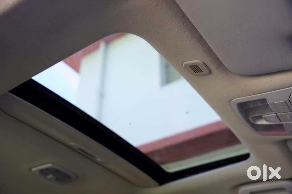 Mahindra Xuv300 W8 Option Dual Tone Diesel, 2021, Petrol