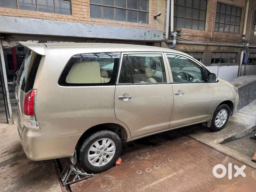 Toyota Innova 2004 Diesel 250000 Km Driven