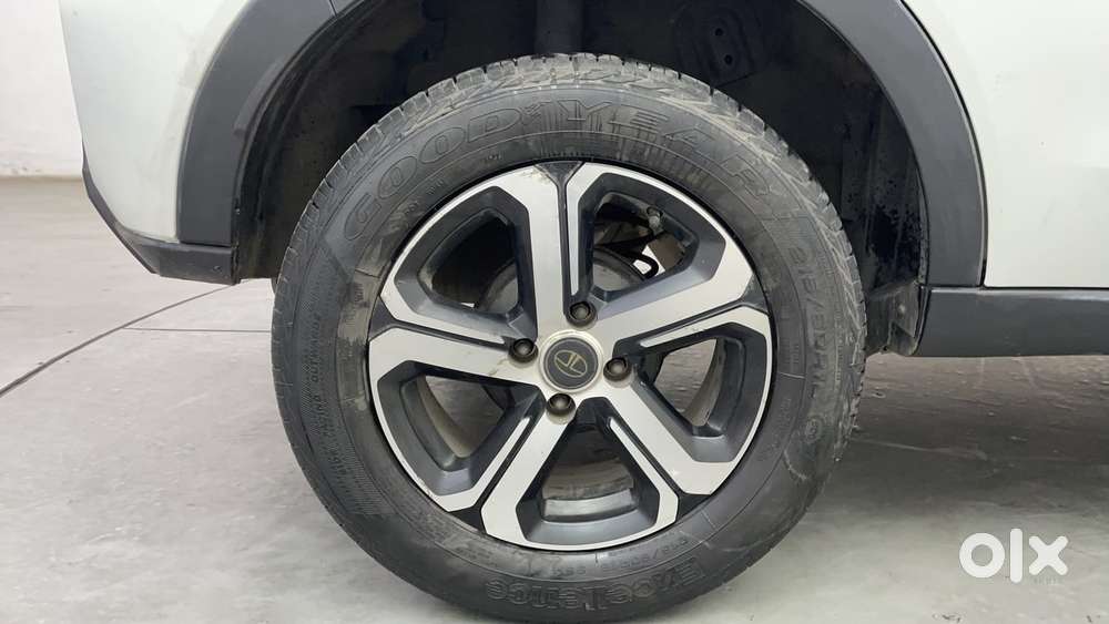 Tata Nexon 1.5 Revotorq Xza Plus S Amt, 2022, Petrol