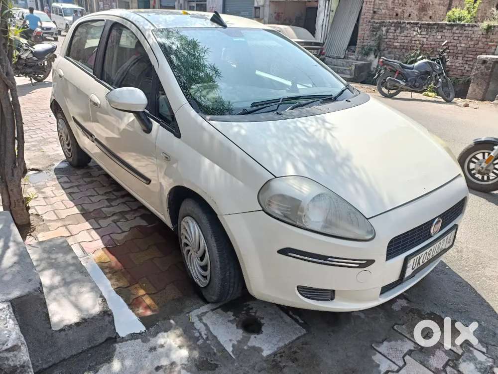Fiat Punto 2011 Petrol 51000 Km Driven (family Car)