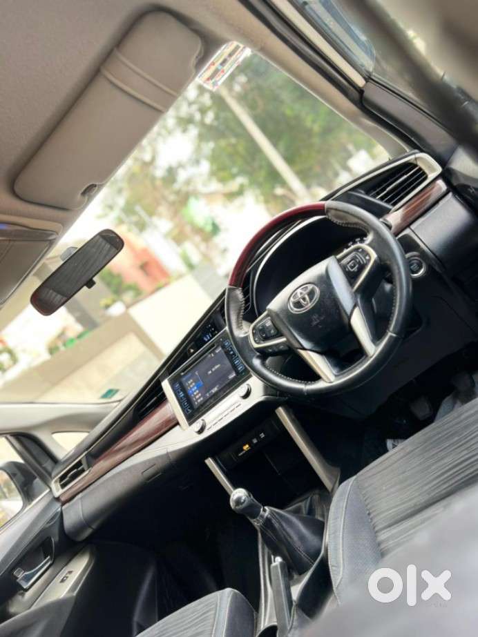 Toyota Innova Crysta 2.4 V 7 Str, 2016, Diesel