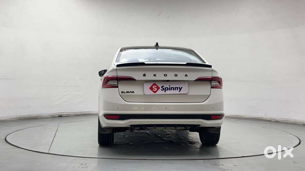 Skoda Slavia Style 1.0l Tsi At, 2023, Petrol