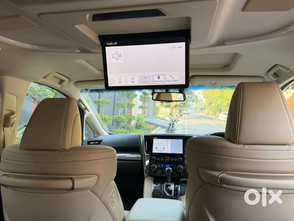 Toyota Vellfire Vip – Executive Lounge, 2023, Petrol