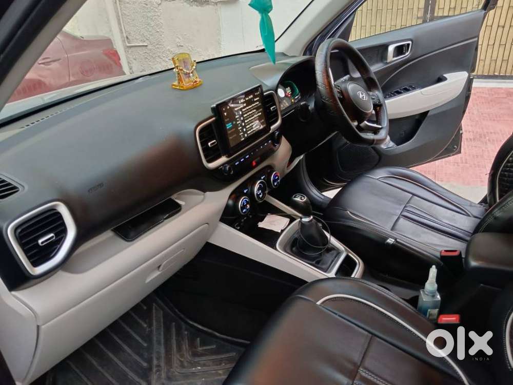 Hyundai Venue Sx Mt, 2023, Petrol