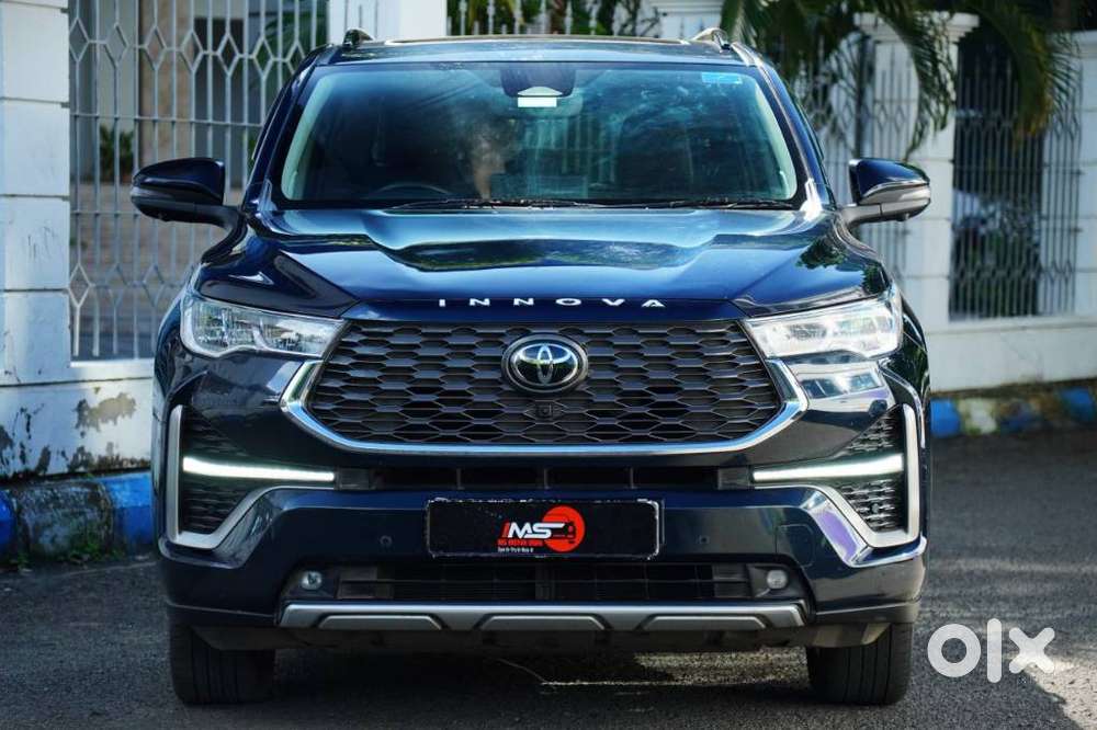 Toyota Innova Hycross 2.0 Zx Hybrid 7 Str, 2023, Petrol