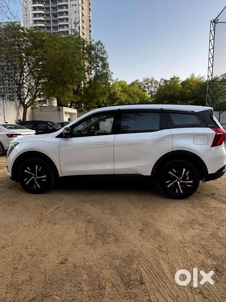 Mahindra Xuv700 Ax3