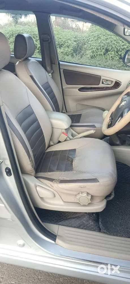 Toyota Innova 2.5 V 8 Str, 2013, Diesel