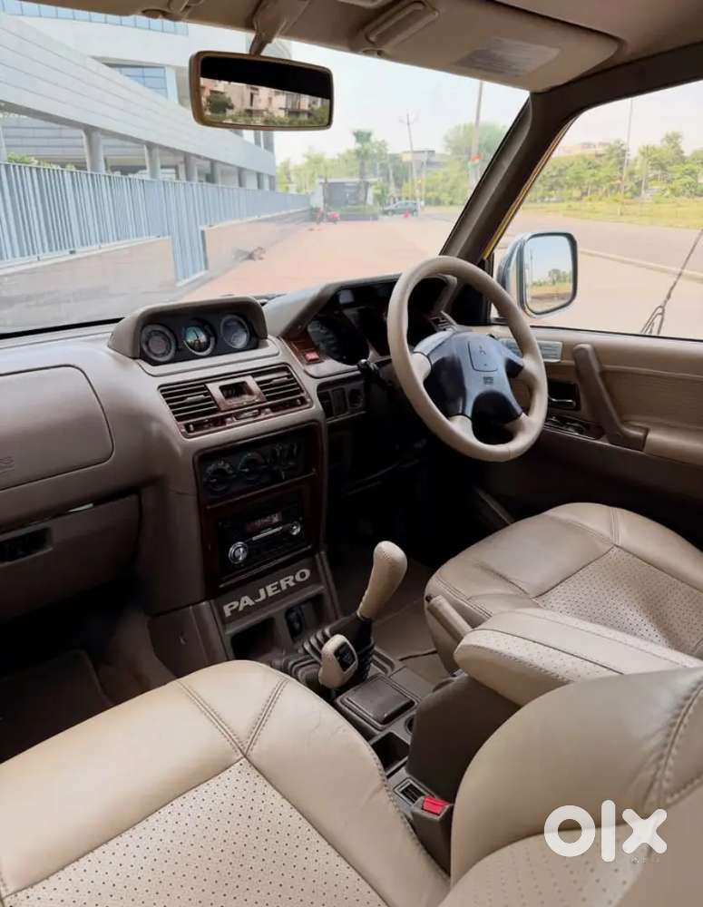 Mitsubishi Pajero Sfx 2011