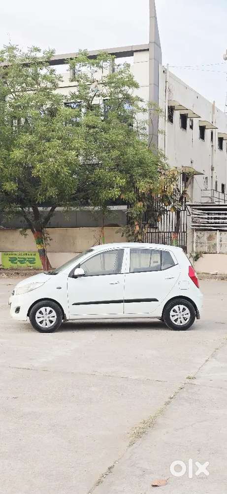 Hyundai I10 2013 Petrol Well Maintained Genuine 23000 Kilometer