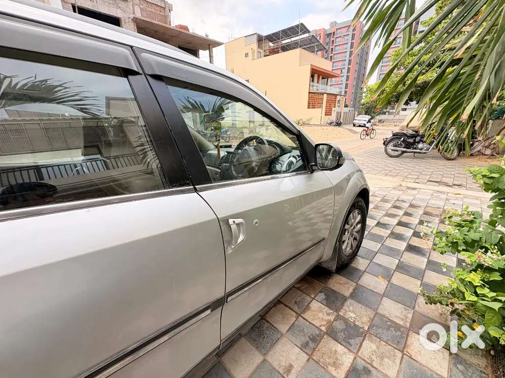 Mahindra Xuv500 2018  W10