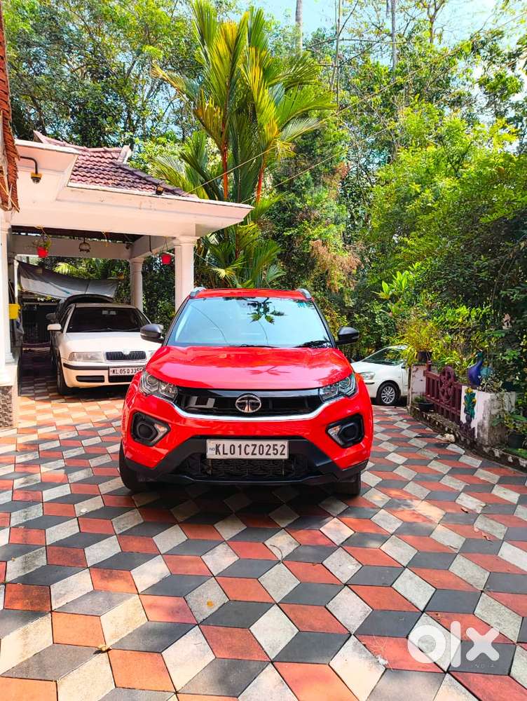 Tata Nexon 1.2 Revotron Xm Plus (s), 2023, Petrol