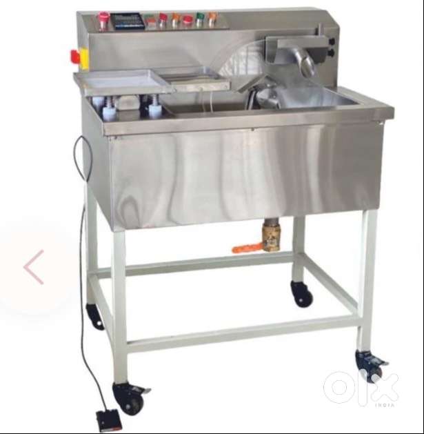 Chocolate tempering machine