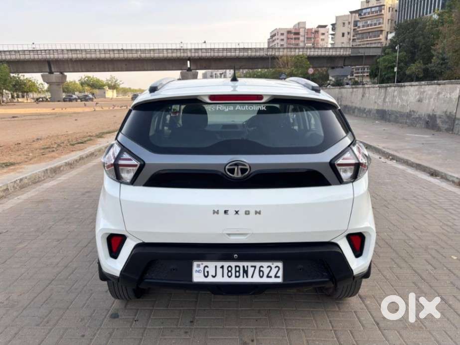 Tata Nexon 1.2 Revotron Xma Amt (s), 2021, Petrol