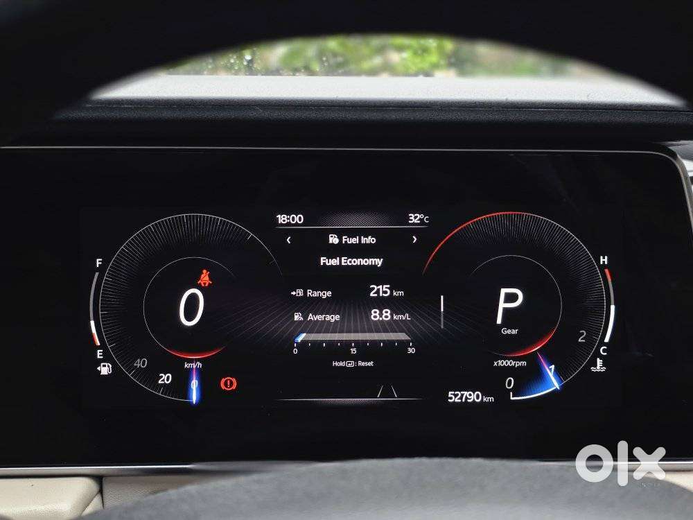 Mahindra Xuv700 2.2 Ax 7 Diesel At Luxury Pack Str Awd, 2023, Diesel