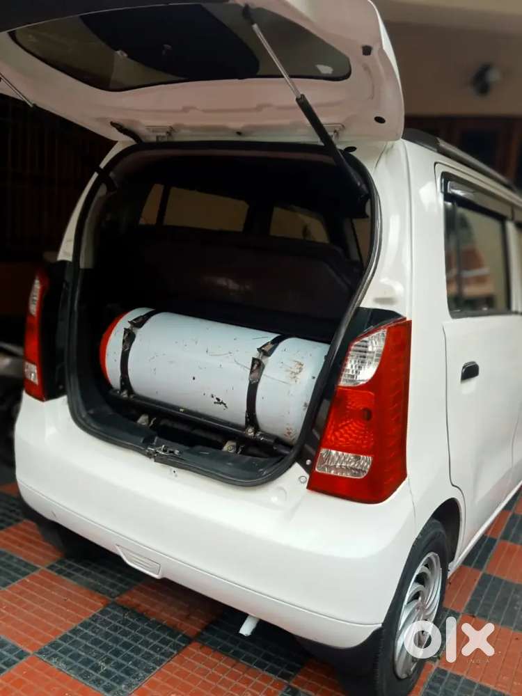 Lady Driven 2018 Model Cng Maruti Wagon R For Urgent Sale