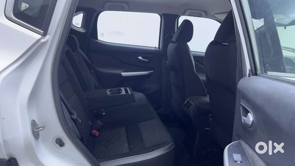 Nissan Magnite 1.0 Xv Premium Turbo Cvt, 2022, Petrol