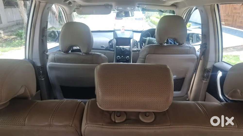 Mahindra Xuv500 2017 Diesel 105000 Km Driven