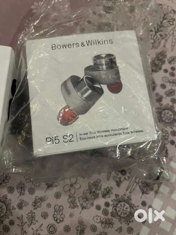 Bowers & Wilkins PI5 S2 And PI5