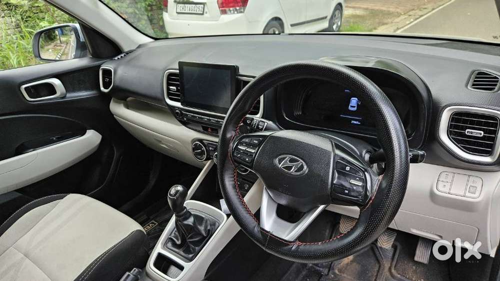 Hyundai Venue 1.2 S (o), 2023, Petrol
