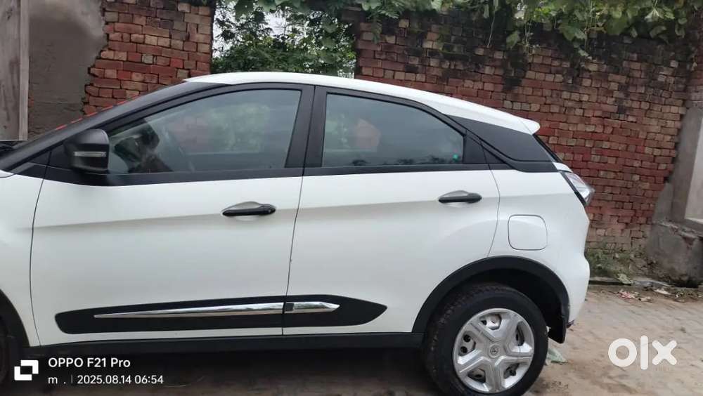 Tata Nexon 2022 Petrol 43000 Km Driven, 2nd Owner In Family Relation.