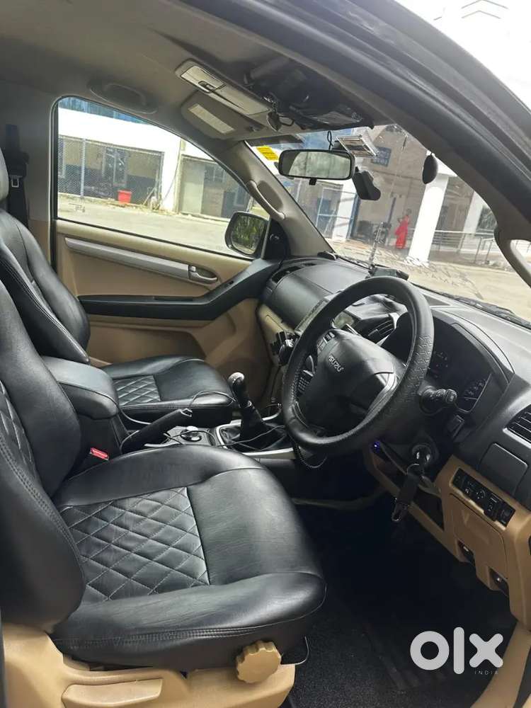 Isuzu V-cross Prestige 2017