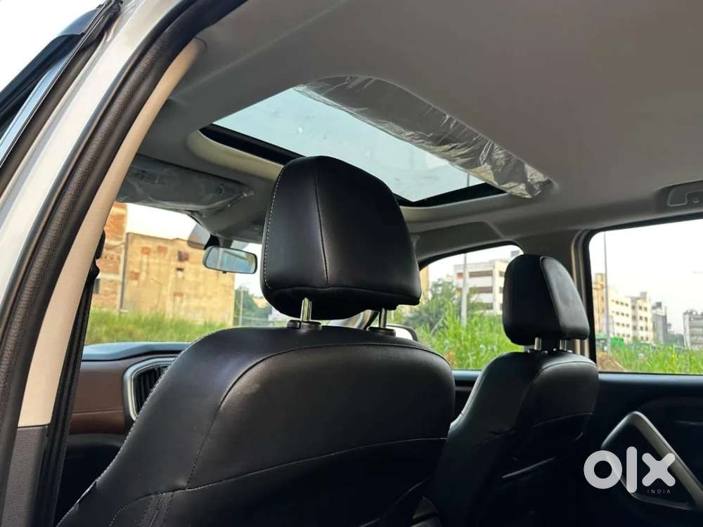 Mahindra Scorpio N Z8 Petrol At 7 Str, 2025, Petrol