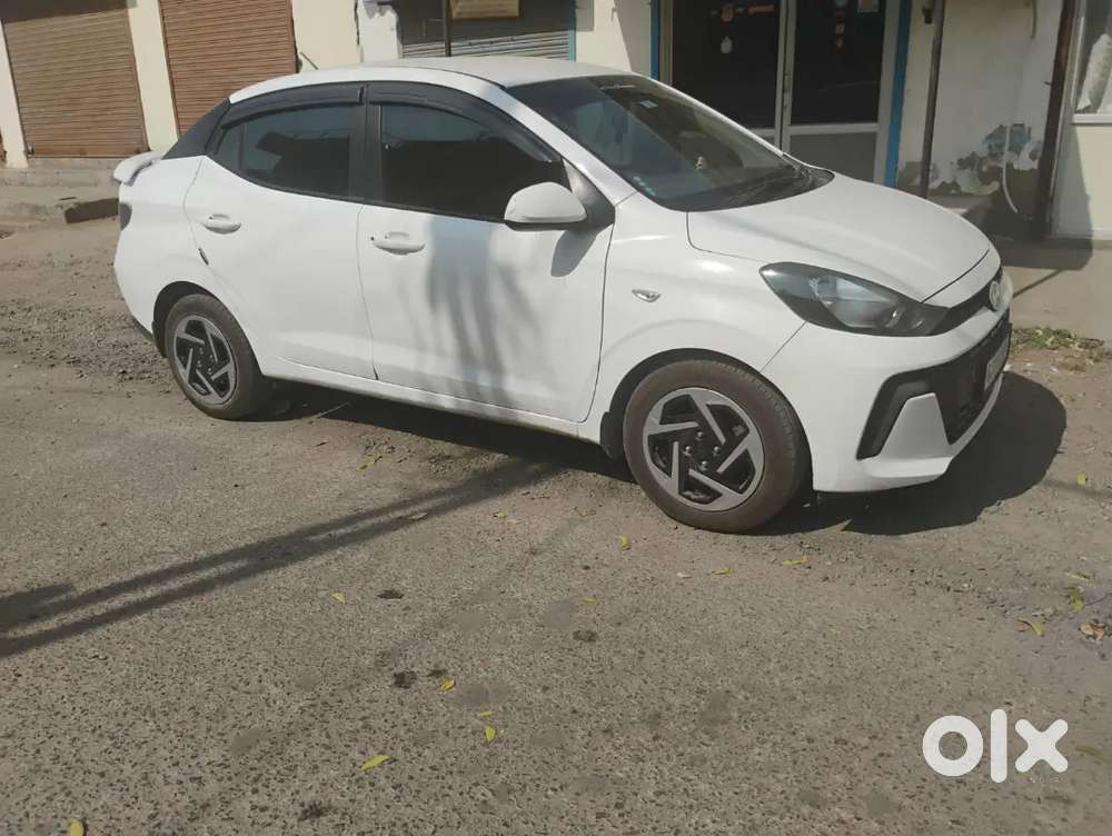 Aura In Showroom Condition