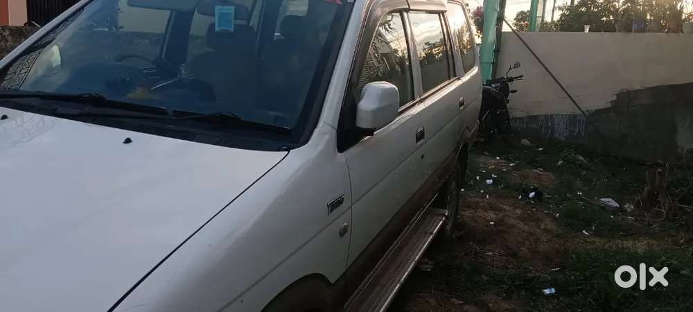 Chevrolet Tavera Neo 2013