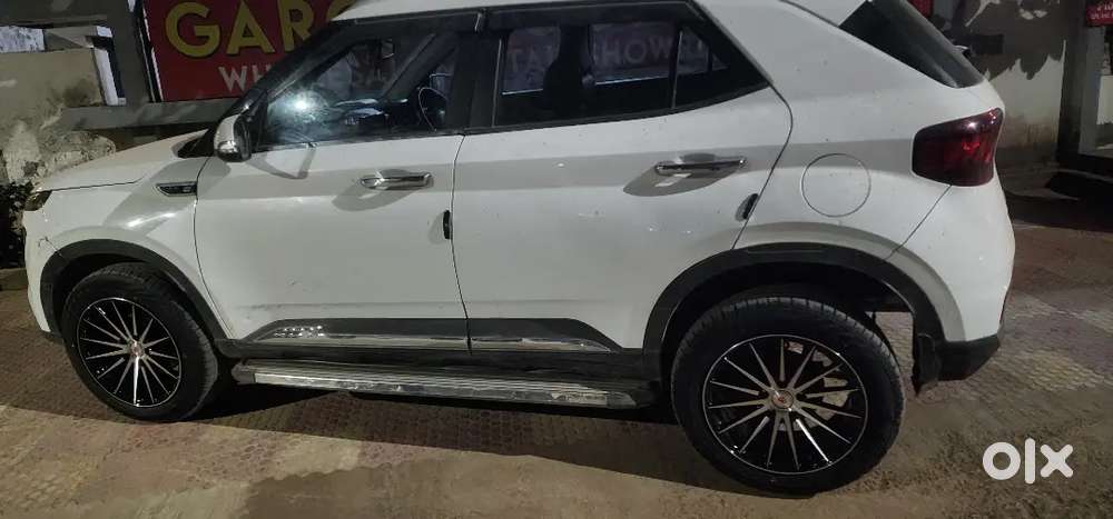 Hyundai Venue 2020 Petrol Well Maintained