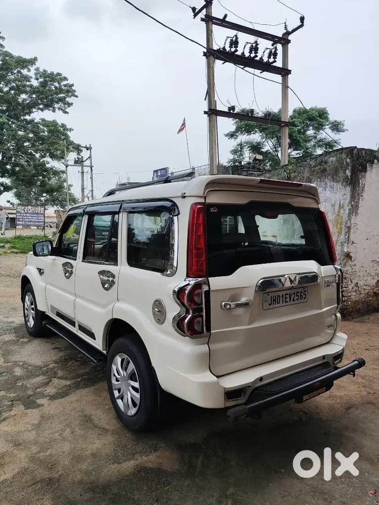 Mahindra Scorpio Classic 2022( October )diesel Manual Year 9 Seater