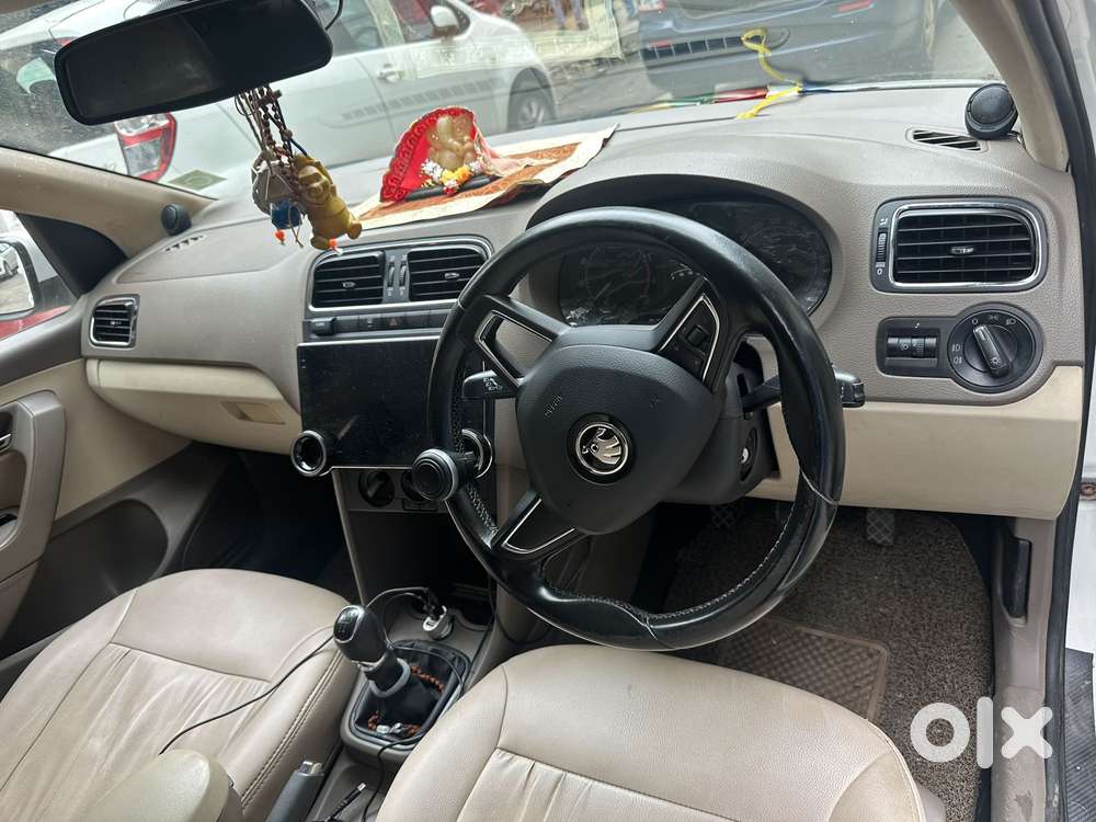 Skoda Rapid 1.6 Mpi Ambition, 2015, Petrol