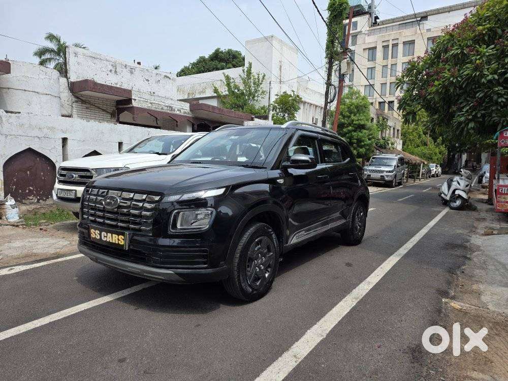 Hyundai Venue Sx 1.2 Mt Knight Edition, 2024, Petrol