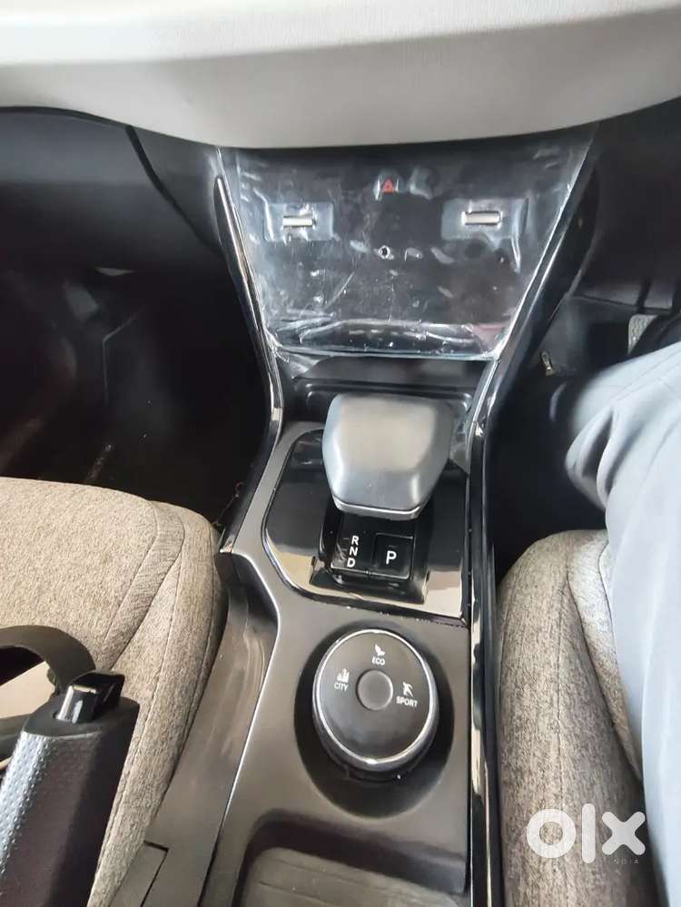 Tata Curvv 2025 Petrol 9800 Km Driven