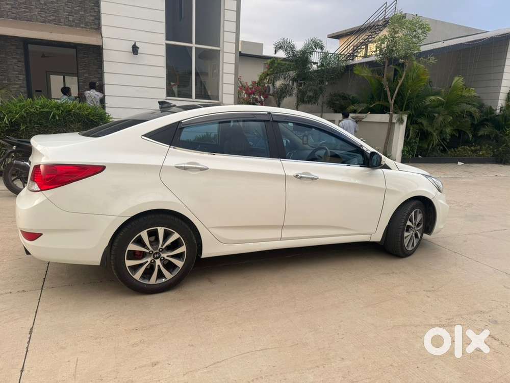Hyundai Fluidic Verna 2014
