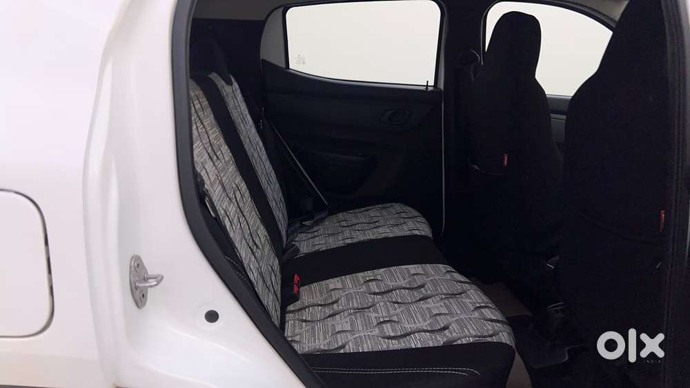 Renault Kwid 1.0 Rxt Amt, 2022, Petrol