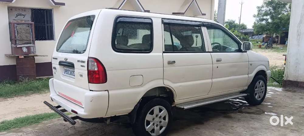 Chevrolet Tavera Neo 2015 Diesel 165 Km Driven