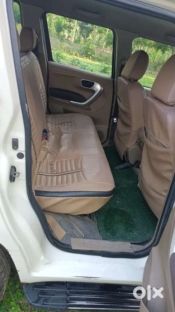 Mahindra Tuv 300 2015 Diesel Well Maintained