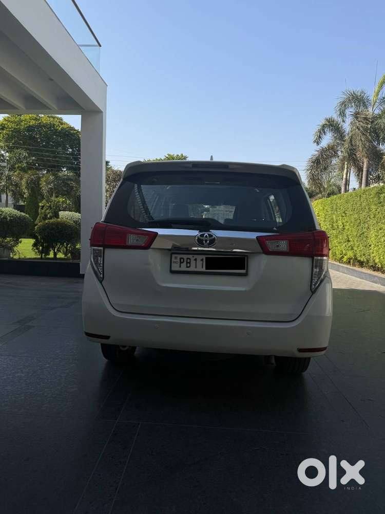 Innova Crysta 2.8 Z Automatic Top 2018 Diesel White Service Record