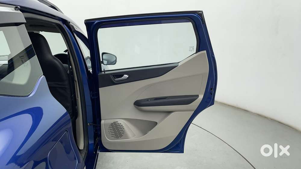 Renault Triber Rxz Easy-r Amt, 2022, Petrol