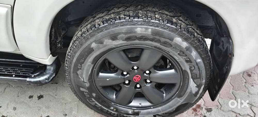 Toyota Fortuner 4x4 Manual Limited Edition, 2010, Diesel
