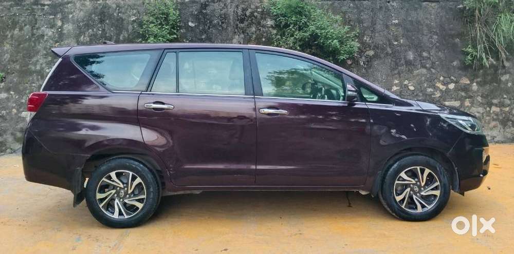 Toyota Innova Crysta 2.4 V, 2021