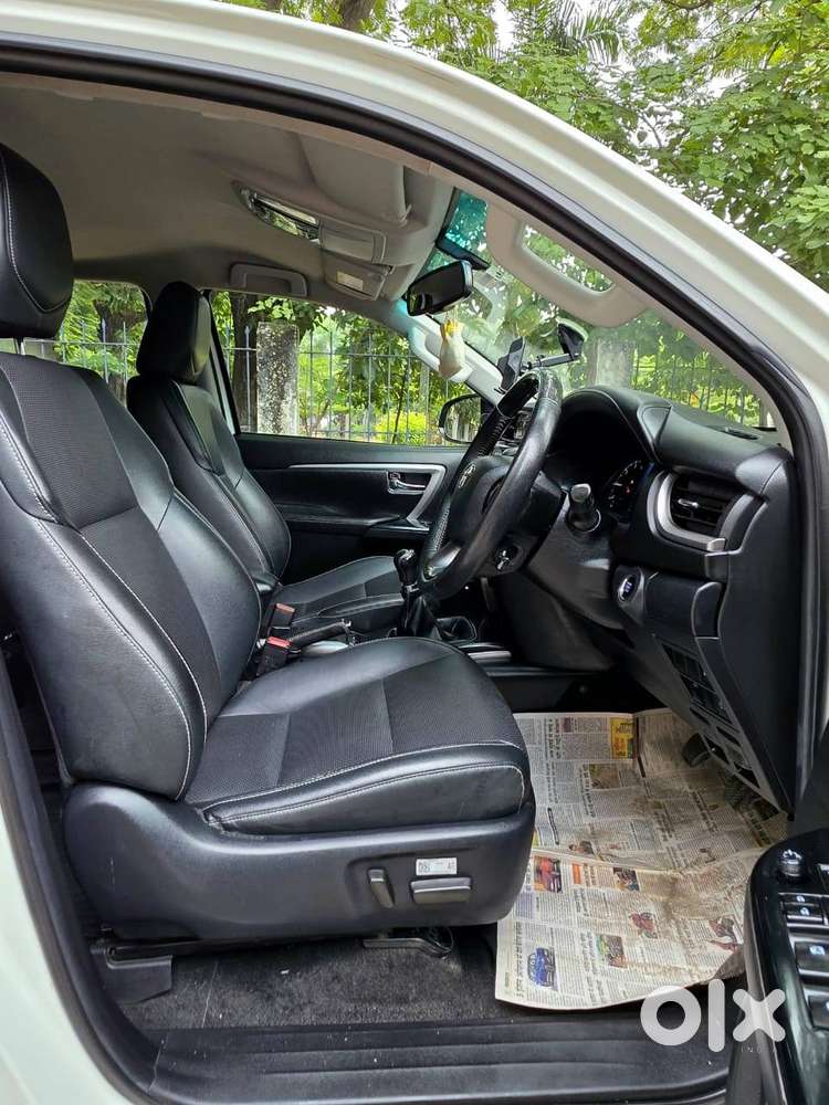 Toyota Fortuner 4x2 Manual   Year :- 2021 Ownership :- 1st Km :- 91000
