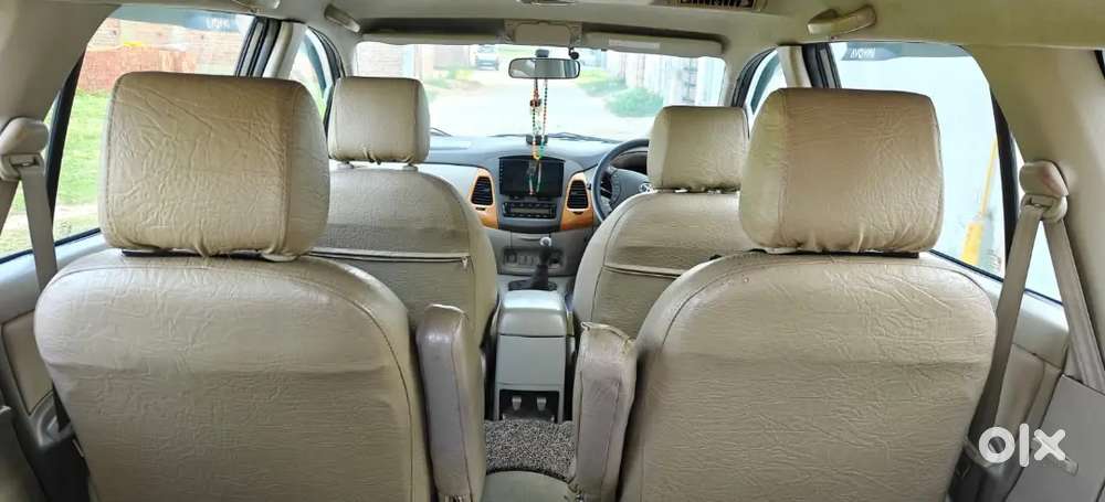 Toyota Innova 2012