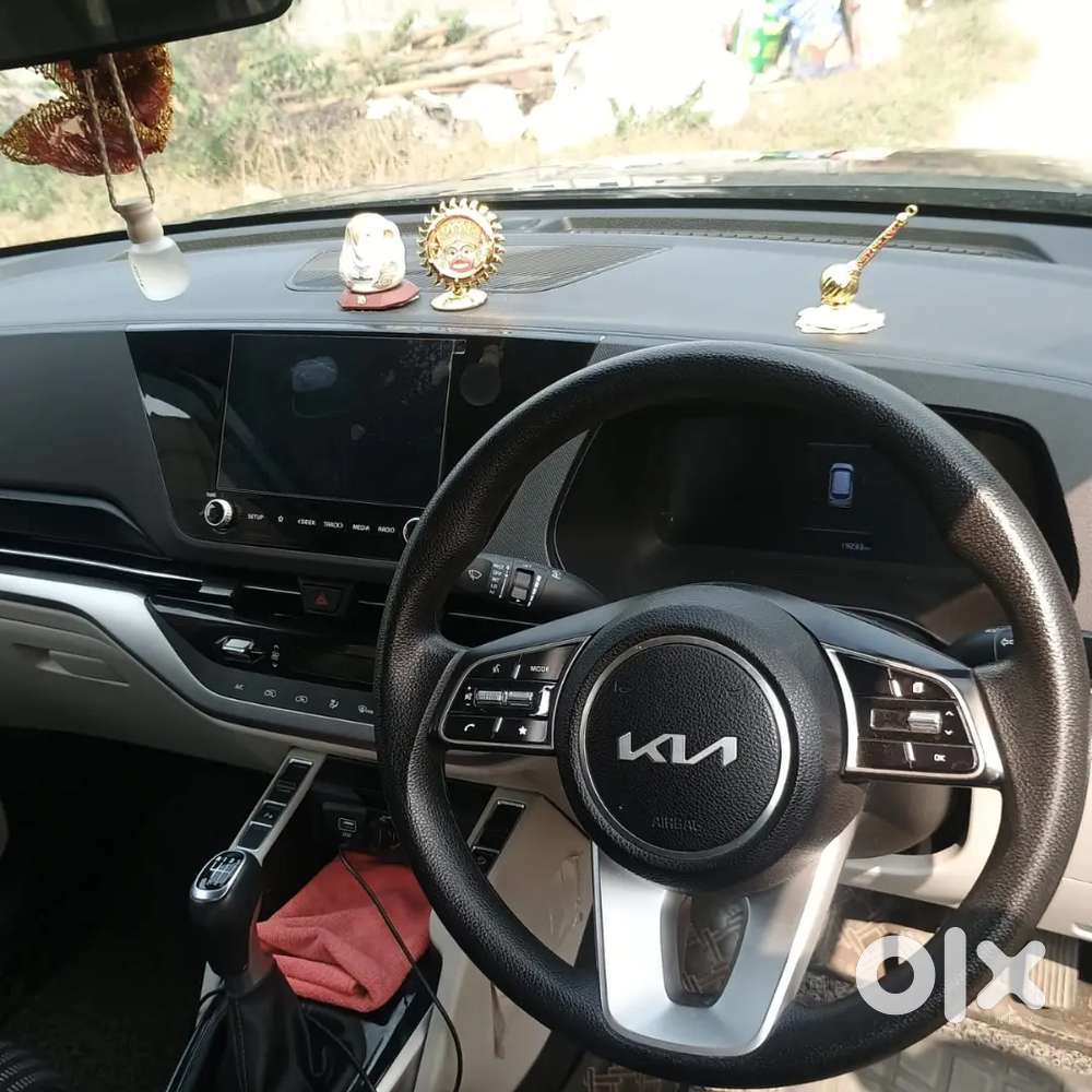 Kia Carens 2024 Petrol 21000 Km Driven